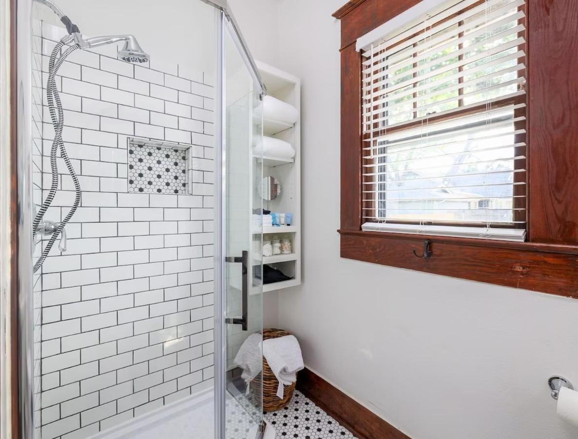 Relaxong House Of Glen Mills Villa Bagian luar foto
